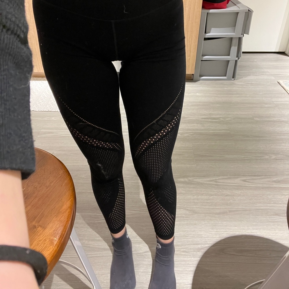 Lululemon black leggings with cutout detail